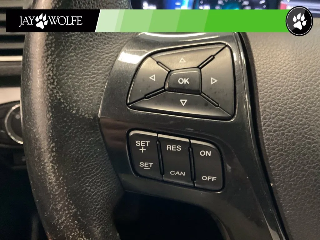 Ford Explorer photo 12