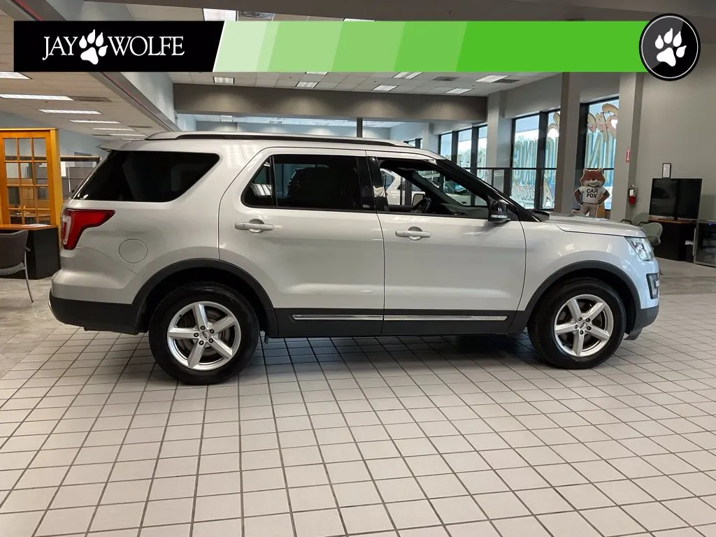 Ford Explorer photo 6