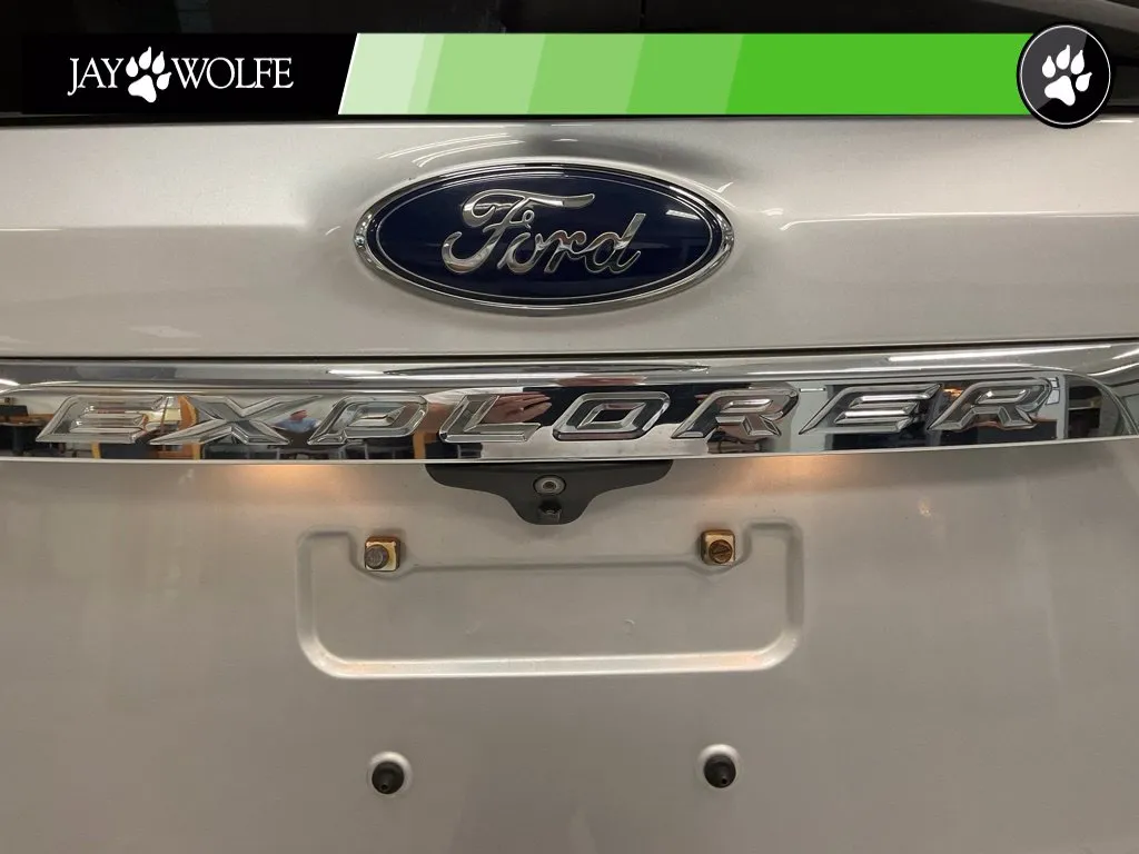 Ford Explorer photo 26