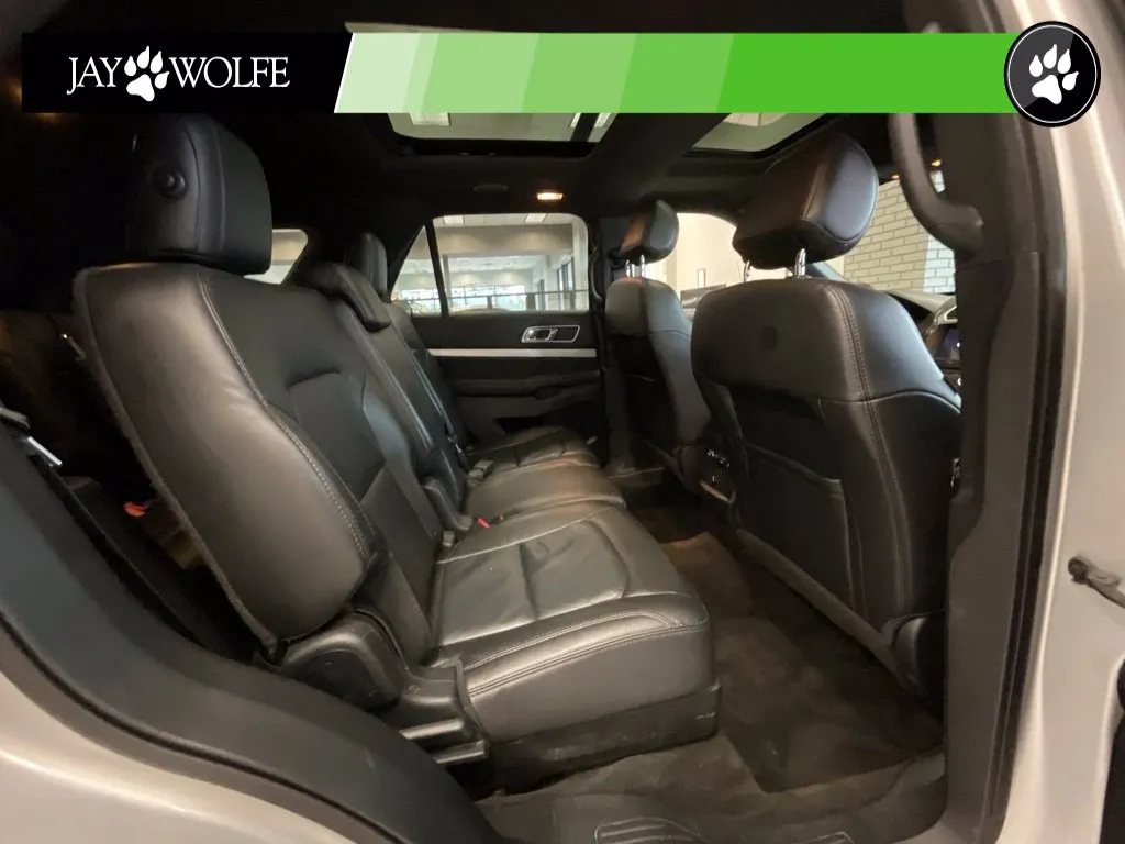Ford Explorer photo 20