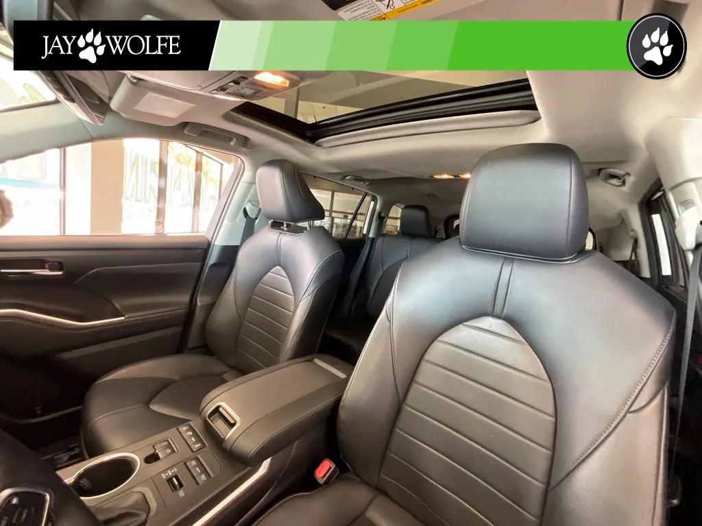 Toyota Highlander photo 10