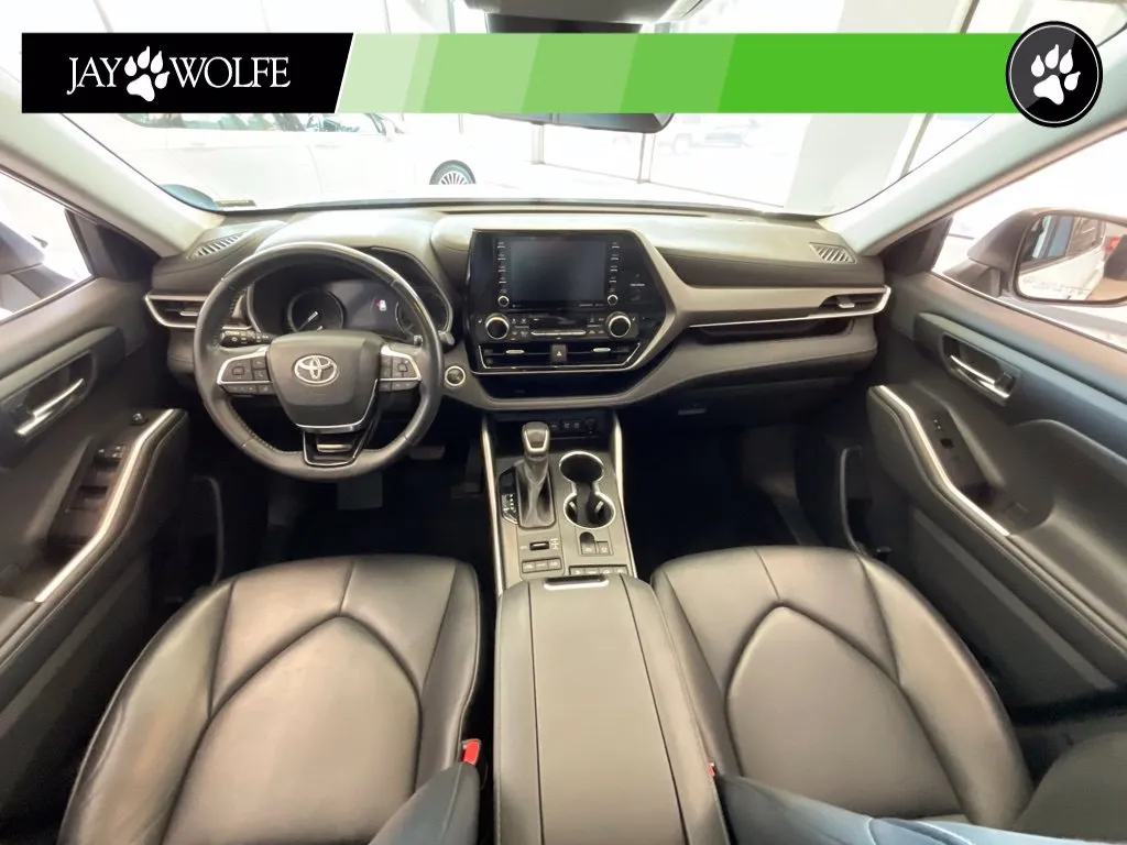 Toyota Highlander photo 8