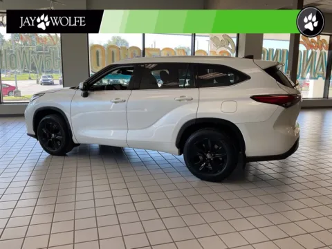 More photos of 2020 Toyota Highlander XLE at Jay Wolfe Auto Outlet, MO