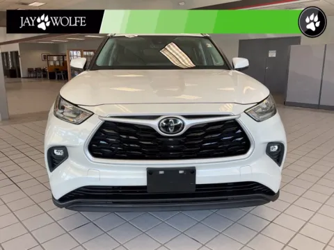 Photos of 2020 Toyota Highlander XLE for sale in Kansas City, MO at Jay Wolfe Auto Outlet