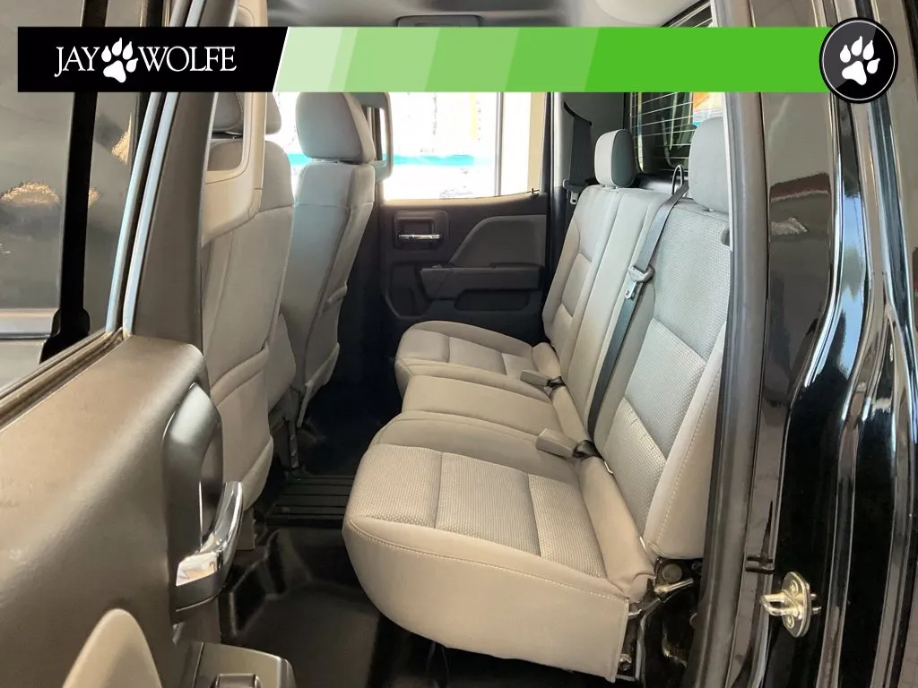 Chevrolet Silverado photo 22