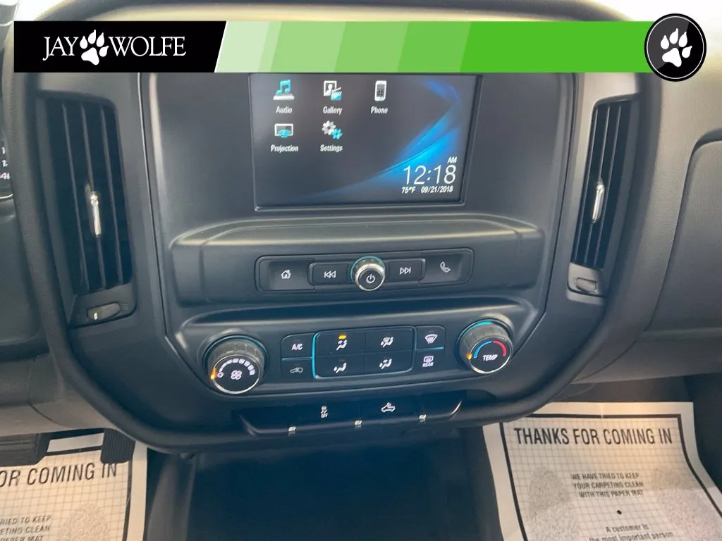 Chevrolet Silverado photo 16