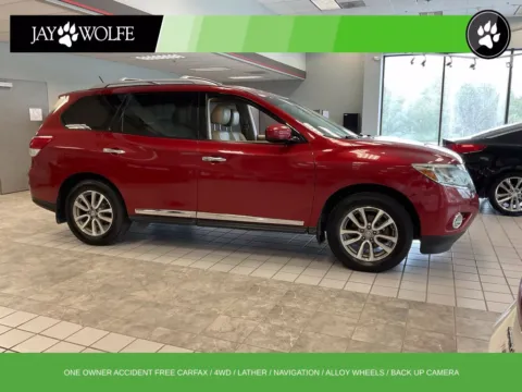 Red 2014 Nissan Pathfinder SL for sale in Kansas City, MO
