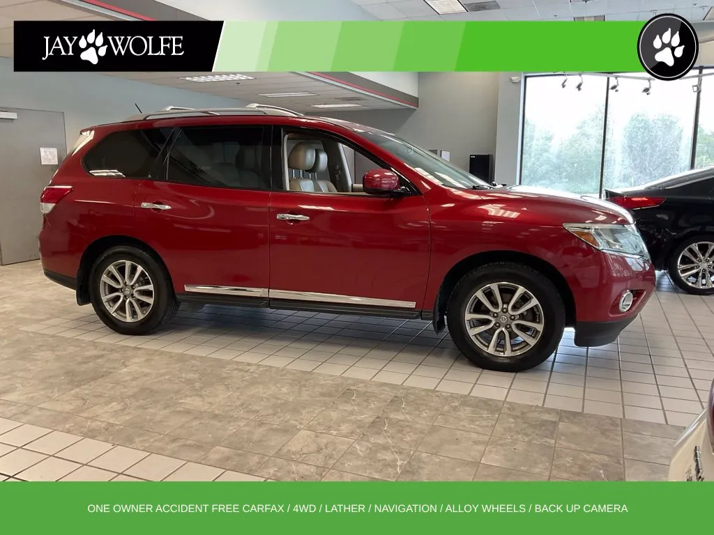 Red 2014 Nissan Pathfinder SL for sale in Kansas City, MO