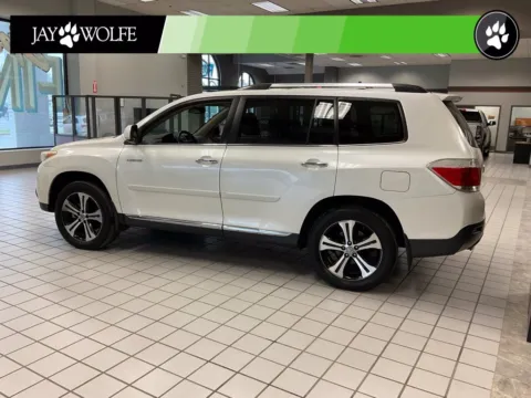 More photos of 2013 Toyota Highlander Limited at Jay Wolfe Auto Outlet, MO