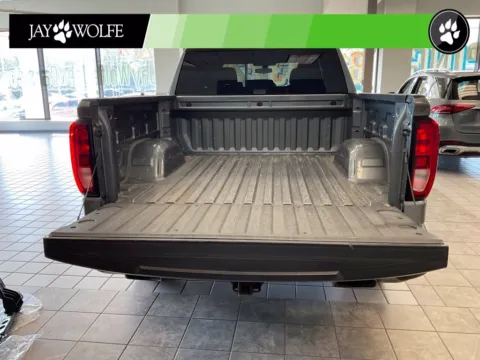 More photos of 2020 GMC Sierra 1500 Elevation at Jay Wolfe Auto Outlet, MO