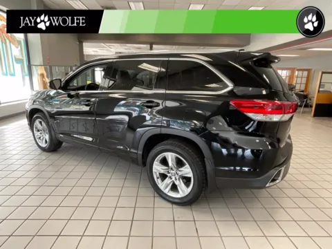More photos of 2019 Toyota Highlander Hybrid Limited at Jay Wolfe Auto Outlet, MO