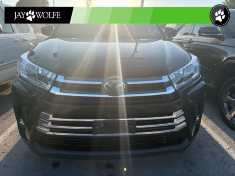 Photos of 2019 Toyota Highlander Hybrid Limited for sale in Kansas City, MO at Jay Wolfe Auto Outlet
