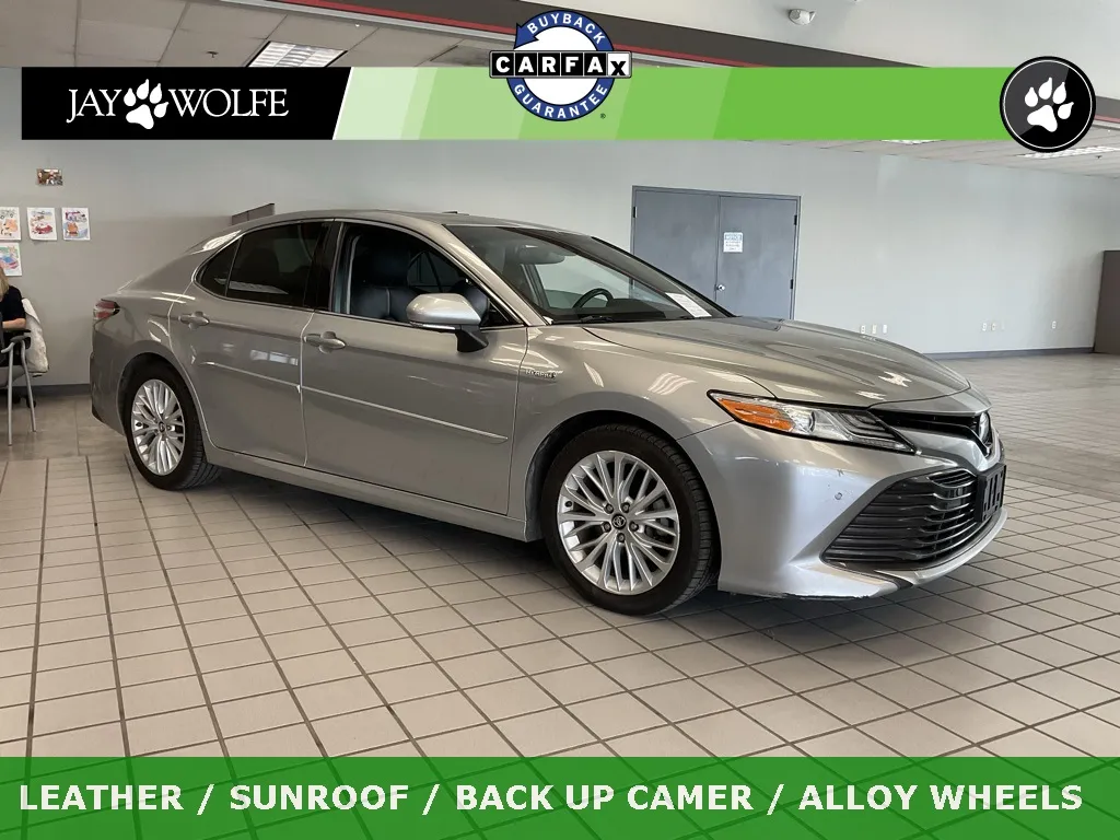 2018 Toyota Camry Hybrid XLE for sale in Kansas City, MO