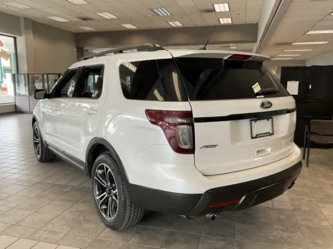 More photos of 2015 Ford Explorer Sport at Jay Wolfe Auto Outlet, MO