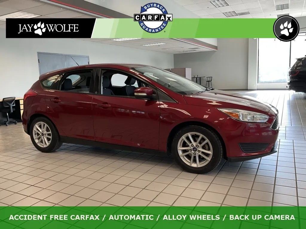 Red 2017 Ford Focus SE for sale in Kansas City, MO