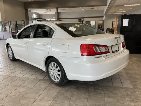 More photos of 2011 Mitsubishi Galant ES at Jay Wolfe Auto Outlet, MO