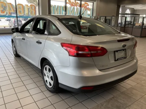 More photos of 2015 Ford Focus S at Jay Wolfe Auto Outlet, MO