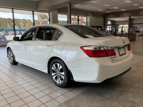 More photos of 2013 Honda Accord LX at Jay Wolfe Auto Outlet, MO