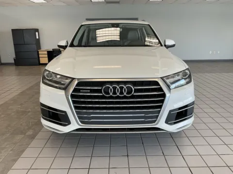 Photos of 2017 Audi Q7 3.0T Premium Plus for sale in Kansas City, MO at Jay Wolfe Auto Outlet