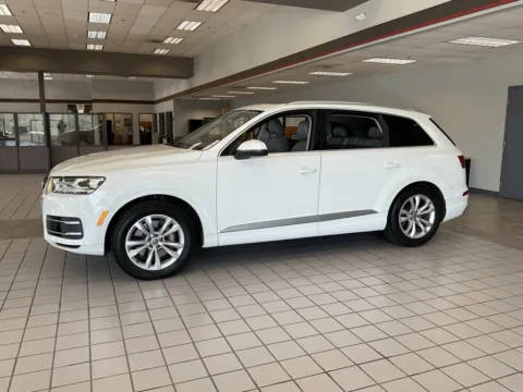 Another view of 2017 Audi Q7 3.0T Premium Plus for sale in Kansas City, MO at Jay Wolfe Auto Outlet
