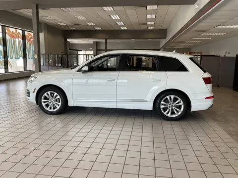 More photos of 2017 Audi Q7 3.0T Premium Plus at Jay Wolfe Auto Outlet, MO