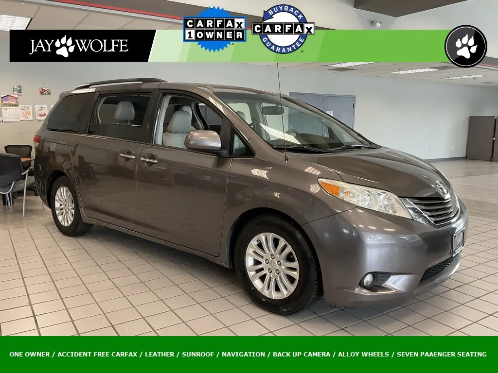 Gray 2014 Toyota Sienna L for sale in Kansas City, MO