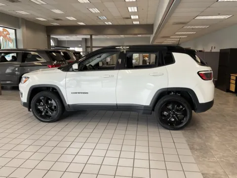 More photos of 2020 Jeep Compass Altitude at Jay Wolfe Auto Outlet, MO