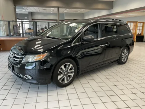 Another view of 2017 Honda Odyssey Touring for sale in Kansas City, MO at Jay Wolfe Auto Outlet