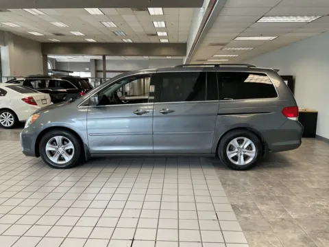 More photos of 2010 Honda Odyssey Touring at Jay Wolfe Auto Outlet, MO