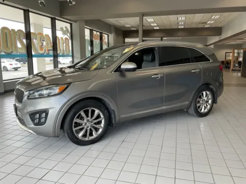 Another view of 2017 Kia Sorento SX Limited for sale in Kansas City, MO at Jay Wolfe Auto Outlet