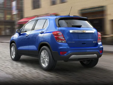 Blue 2018 Chevrolet Trax LT for sale in Kansas City, MO