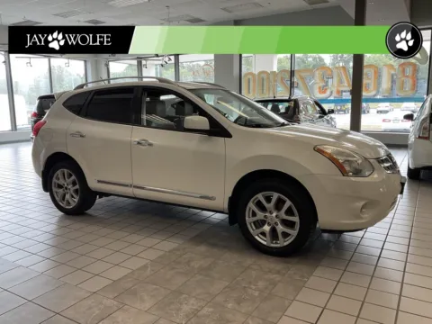 White 2011 Nissan Rogue SV for sale in Kansas City, MO