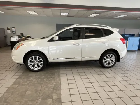 More photos of 2011 Nissan Rogue SV at Jay Wolfe Auto Outlet, MO