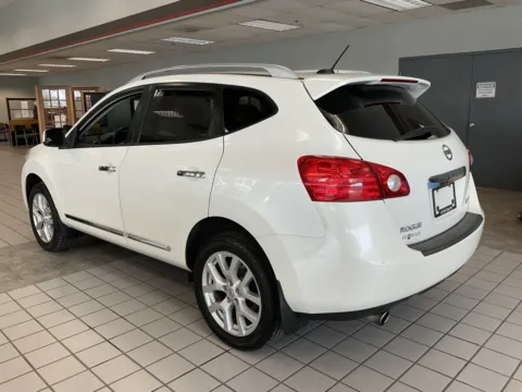 More photos of 2011 Nissan Rogue SV at Jay Wolfe Auto Outlet, MO
