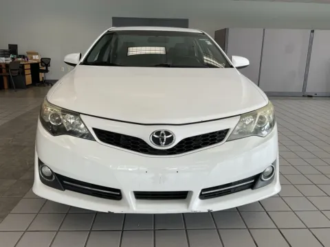 Photos of 2013 Toyota Camry SE for sale in Kansas City, MO at Jay Wolfe Auto Outlet