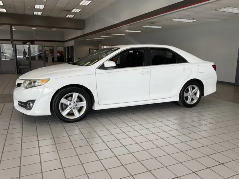 Another view of 2013 Toyota Camry SE for sale in Kansas City, MO at Jay Wolfe Auto Outlet