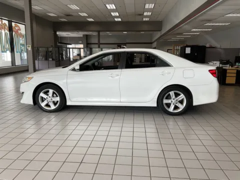 More photos of 2013 Toyota Camry SE at Jay Wolfe Auto Outlet, MO