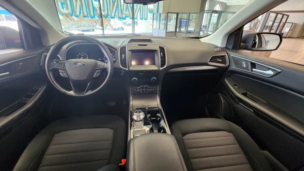 2020 Ford Edge SE photo 17