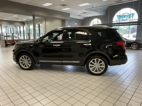 More photos of 2016 Ford Explorer Limited at Jay Wolfe Auto Outlet, MO