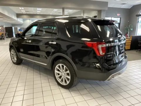 More photos of 2016 Ford Explorer Limited at Jay Wolfe Auto Outlet, MO