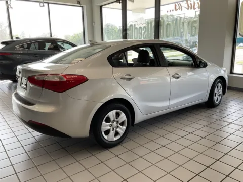 More photos of 2014 Kia Forte LX at Jay Wolfe Auto Outlet, MO