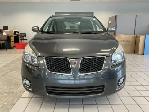 Photos of 2010 Pontiac Vibe for sale in Kansas City, MO at Jay Wolfe Auto Outlet