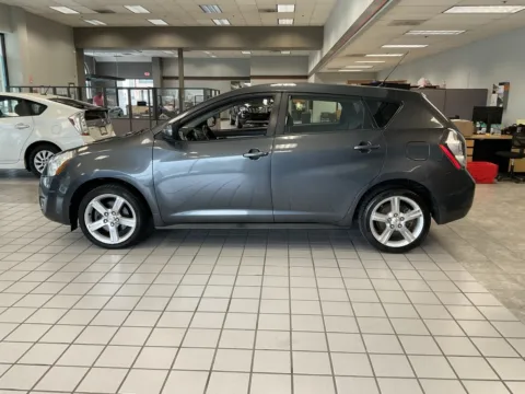 More photos of 2010 Pontiac Vibe at Jay Wolfe Auto Outlet, MO
