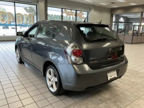 More photos of 2010 Pontiac Vibe at Jay Wolfe Auto Outlet, MO