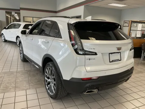 More photos of 2020 Cadillac XT4 Sport at Jay Wolfe Auto Outlet, MO