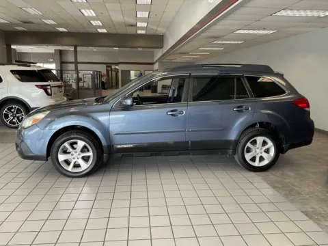 More photos of 2013 Subaru Outback 2.5i Premium at Jay Wolfe Auto Outlet, MO