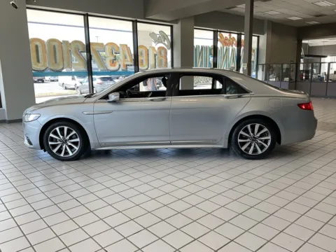 More photos of 2020 Lincoln Continental Standard at Jay Wolfe Auto Outlet, MO