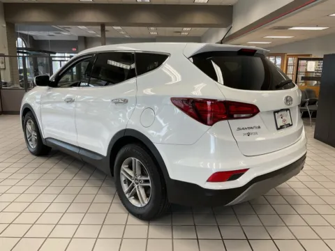 More photos of 2018 Hyundai Santa Fe Sport 2.4 Base at Jay Wolfe Auto Outlet, MO