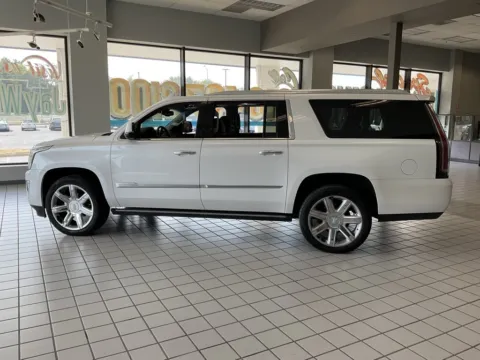More photos of 2016 Cadillac Escalade ESV Premium at Jay Wolfe Auto Outlet, MO