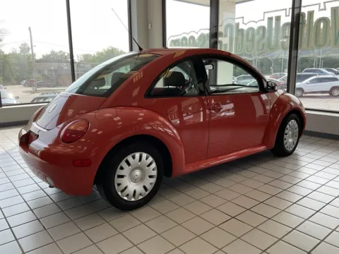 More photos of 2004 Volkswagen Beetle GL at Jay Wolfe Auto Outlet, MO
